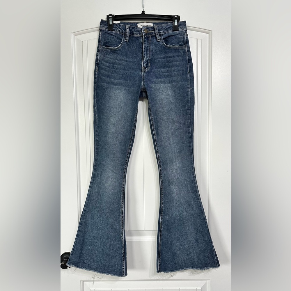 Almost Famous Women’s juniors 90s Flare Denim Jeans Size 5